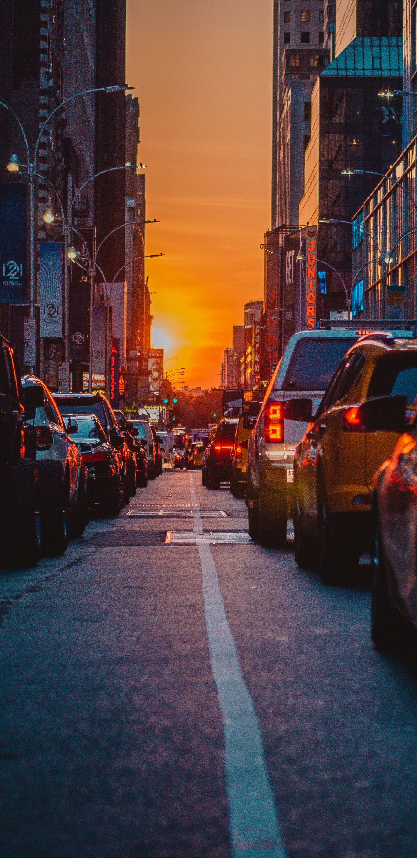 Обои трафик, дорожные пробки, дорога, ночь, улица в разрешении 1440x2960