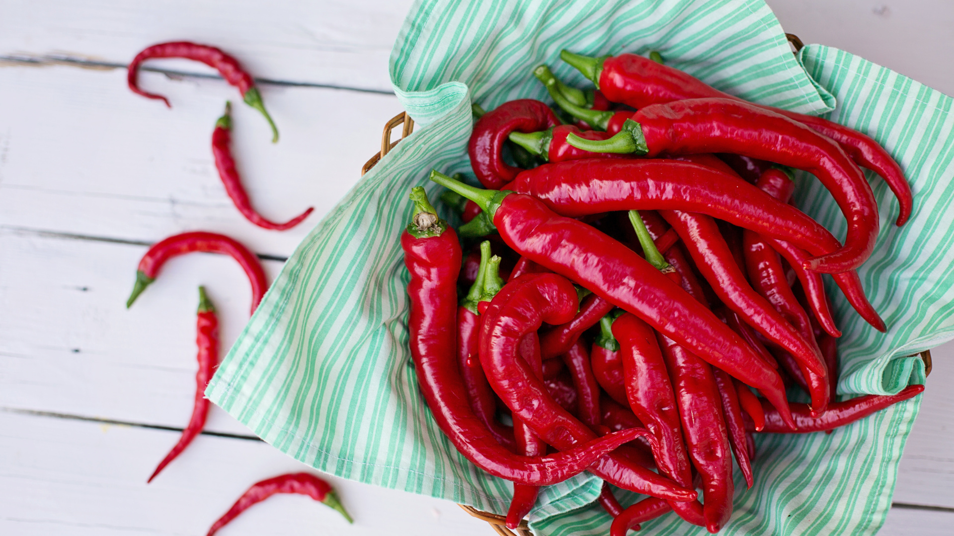 Обои чилийский перец, специя, пеперончини, сладкий перец и перец чили, пища в разрешении 1920x1080