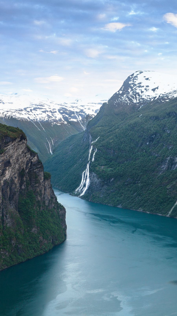Обои гейрангер, фьорд, Странда, гора, гидроресурсы в разрешении 750x1334