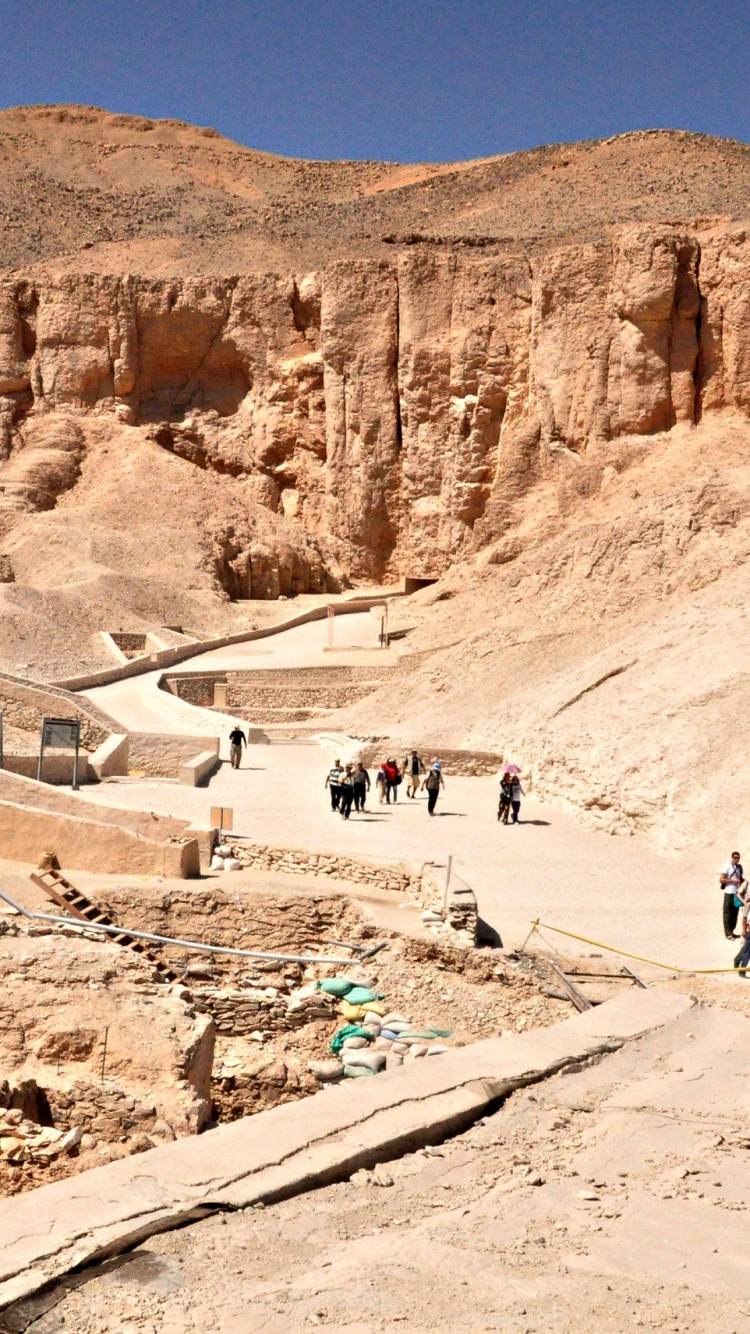 Обои Долина, Вади, горный рельеф, бесплодные земли, формирование в разрешении 750x1334