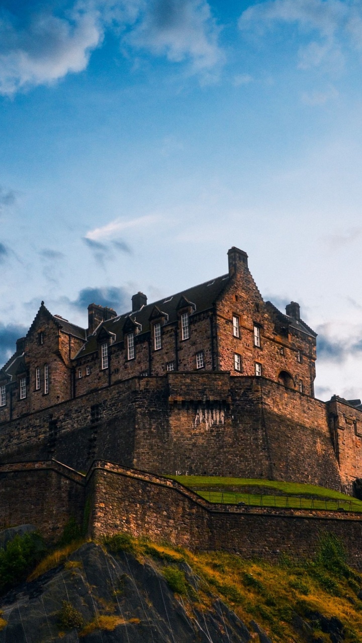 Обои Сады Принсес Стрит, Эдинбургский Замок, Айвенго, Роб Рой, облако в разрешении 720x1280