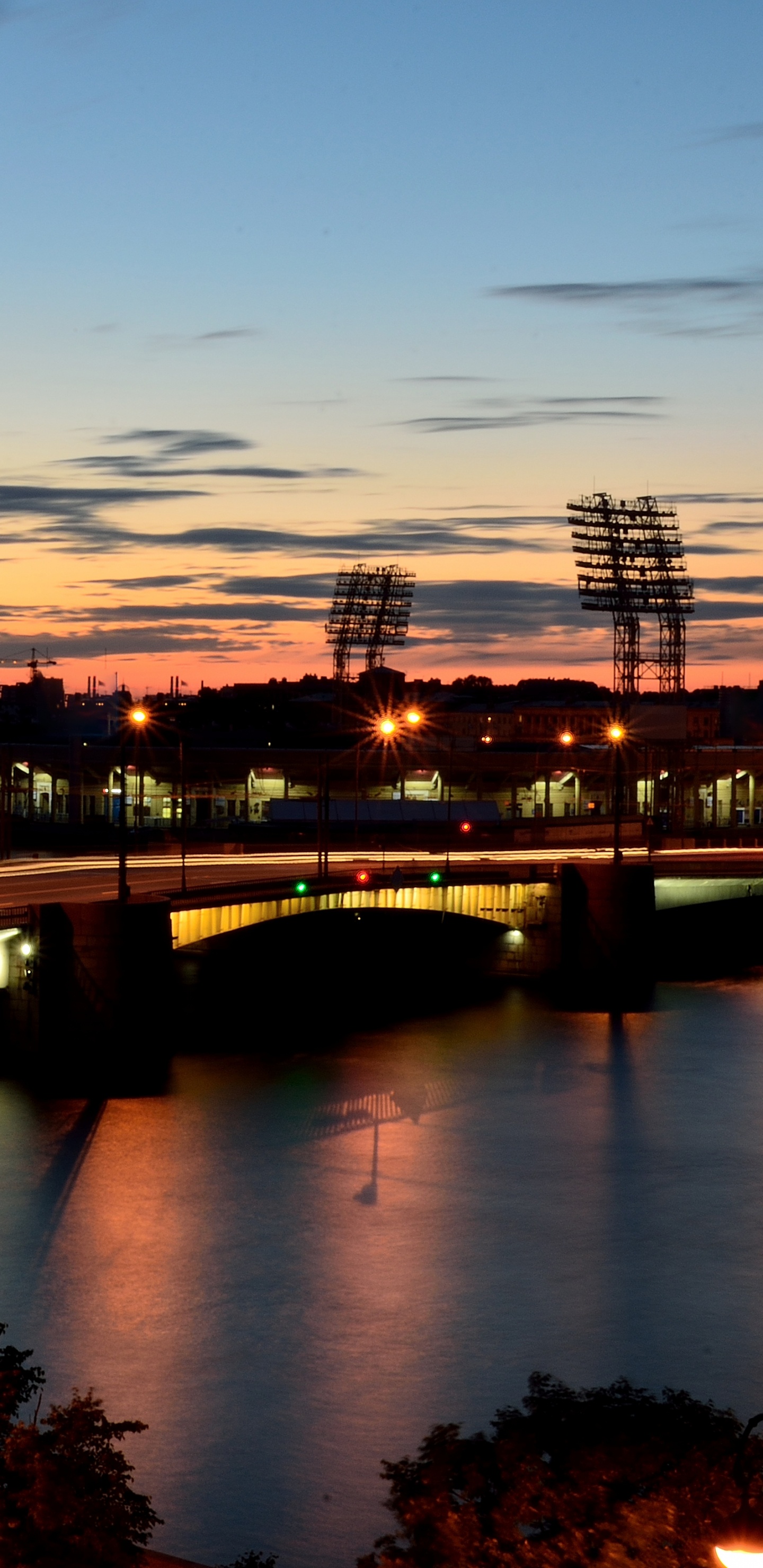 Обои отражение, водный путь, реки, вода, сумрак в разрешении 1440x2960