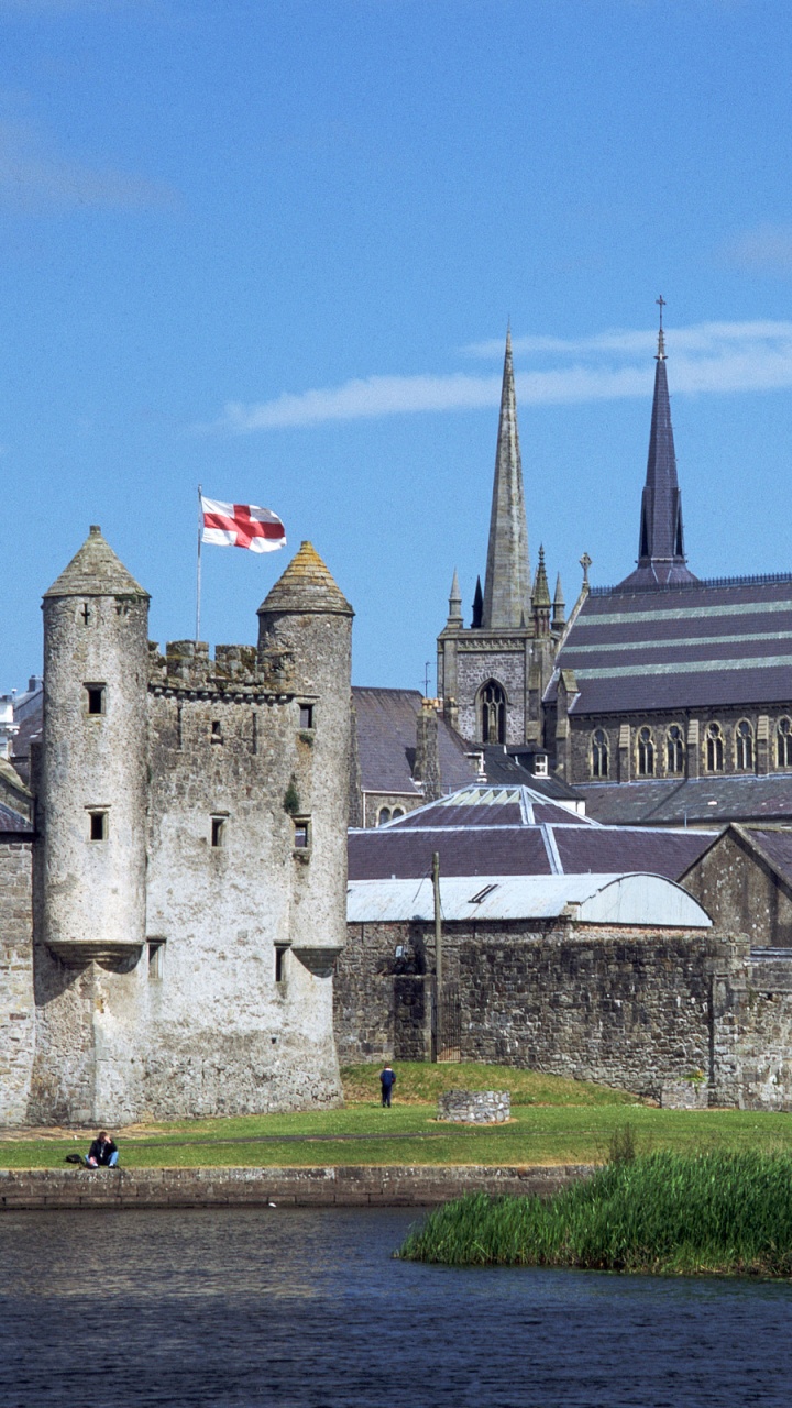 Обои здание, замок, город, Нижний Лох-Эрн, средневековая архитектура в разрешении 720x1280