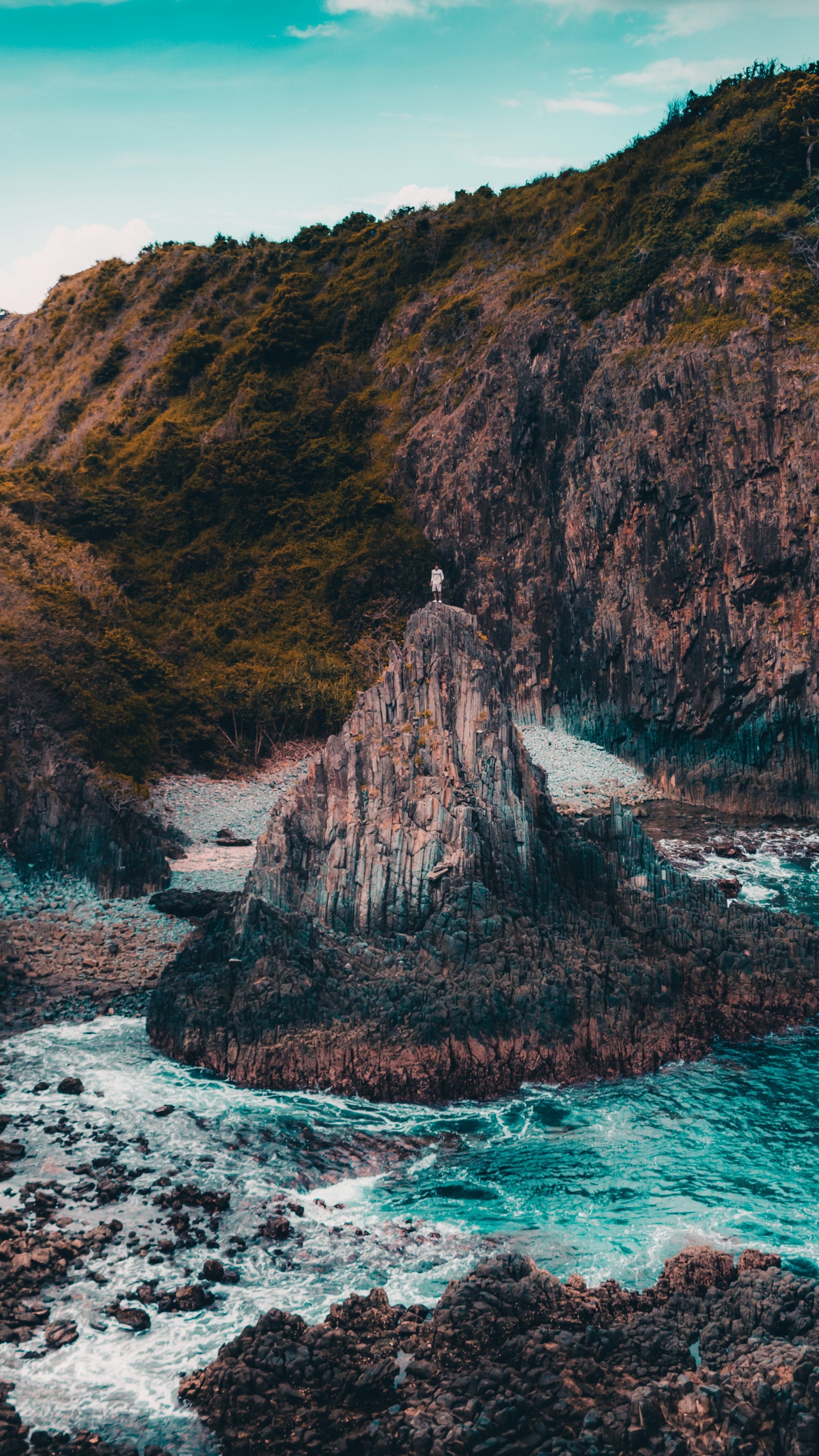 Обои побережье, море, вода, облако, гора в разрешении 1440x2560