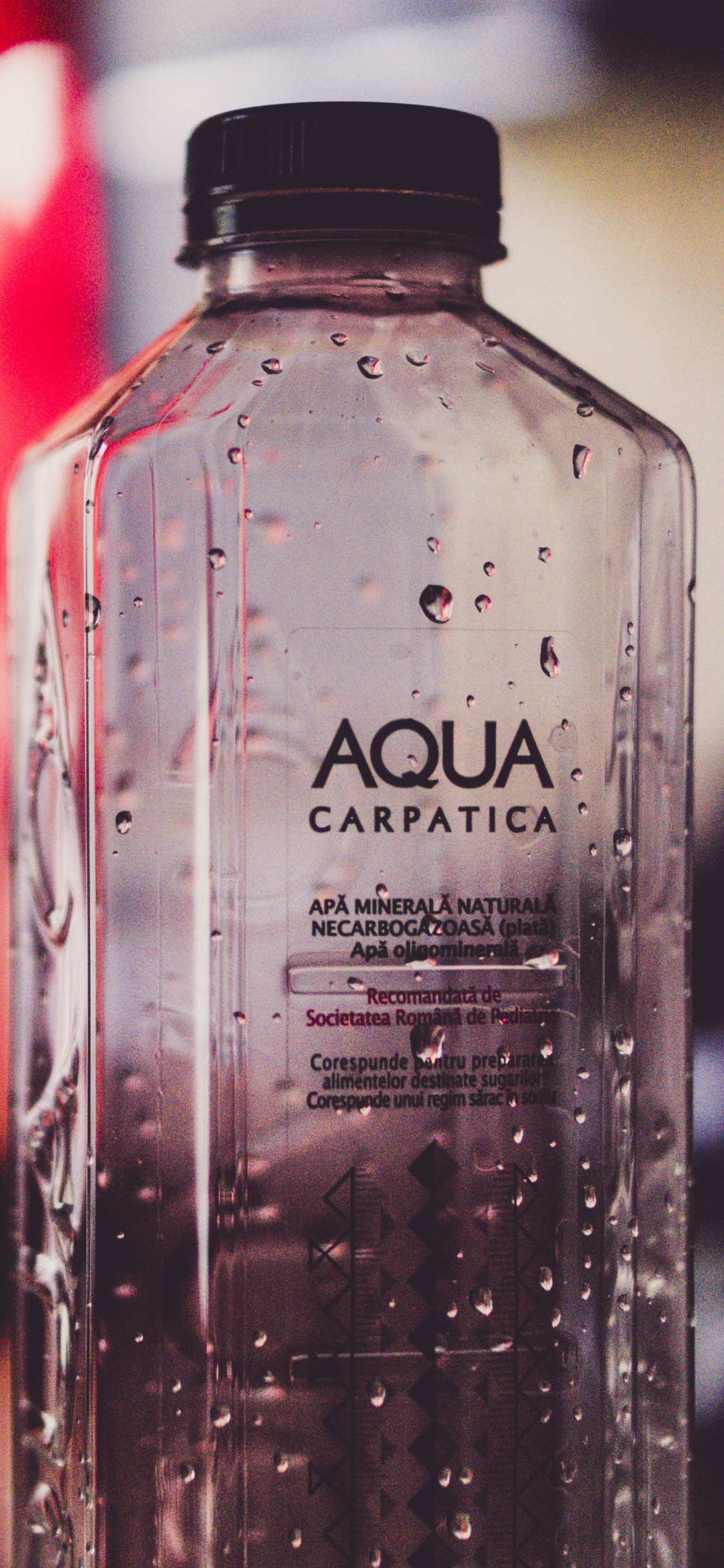 Обои жидкость, алкогольная продукция, фляга, вода, жидкий в разрешении 1125x2436