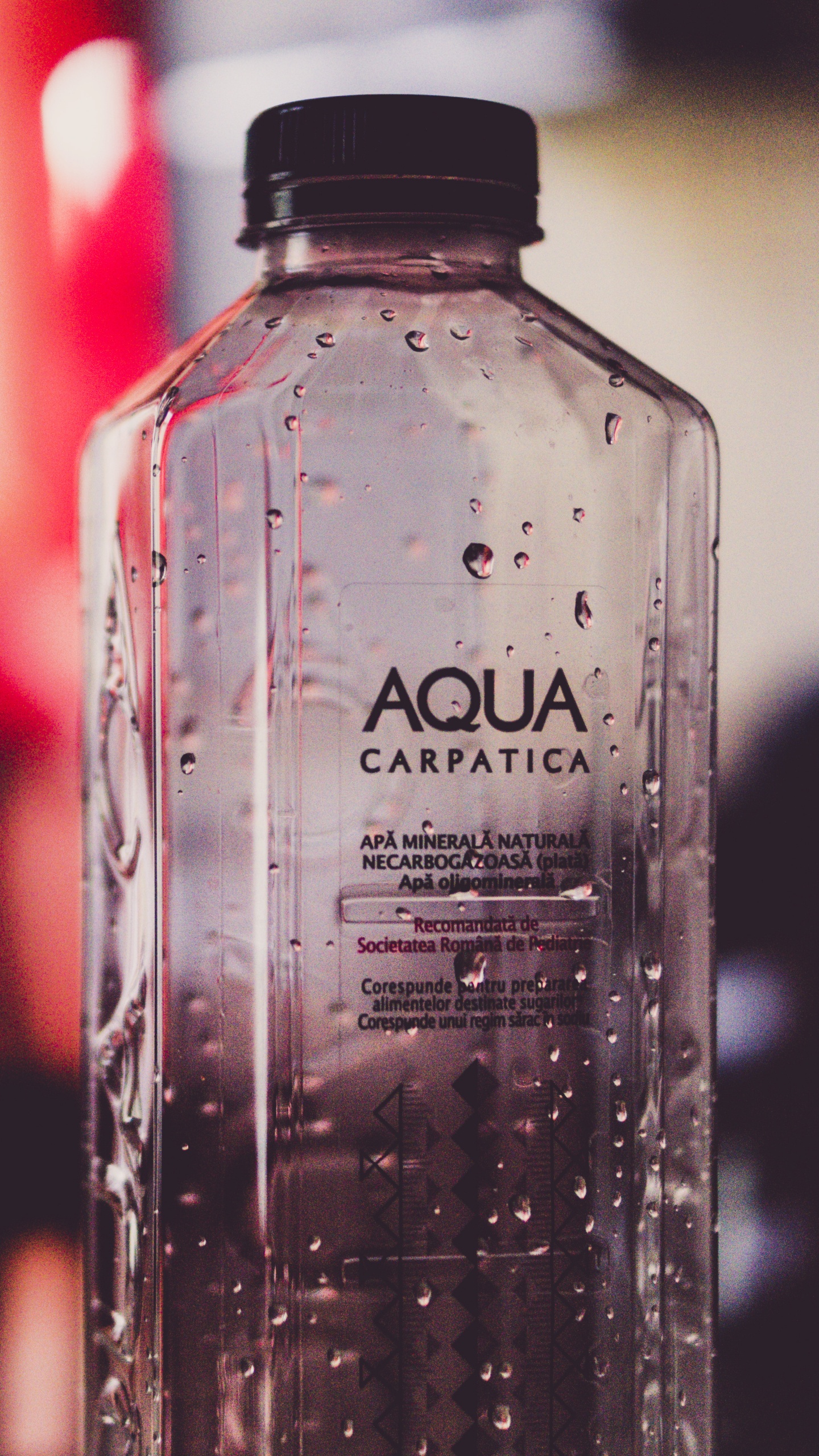 Обои жидкость, алкогольная продукция, фляга, вода, жидкий в разрешении 1440x2560