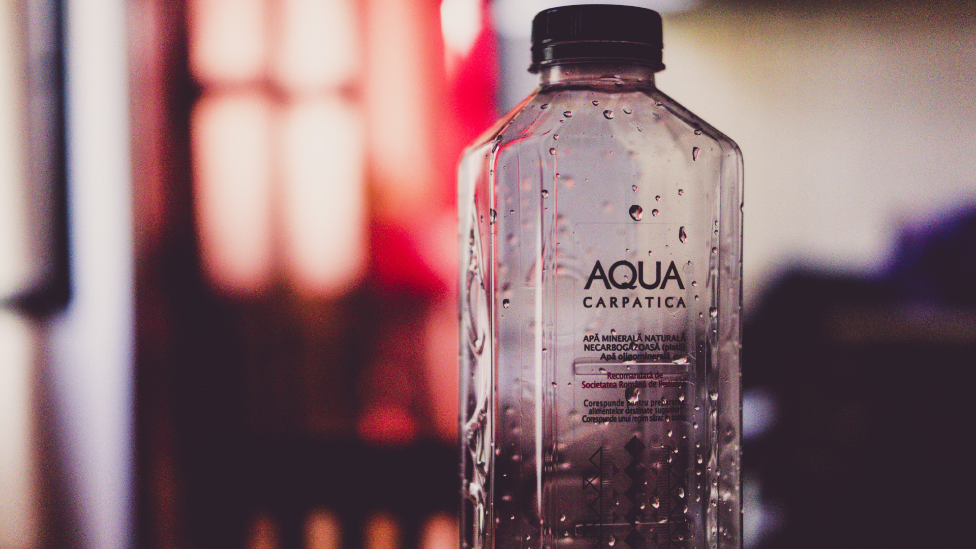 Обои жидкость, алкогольная продукция, фляга, вода, жидкий в разрешении 1920x1080