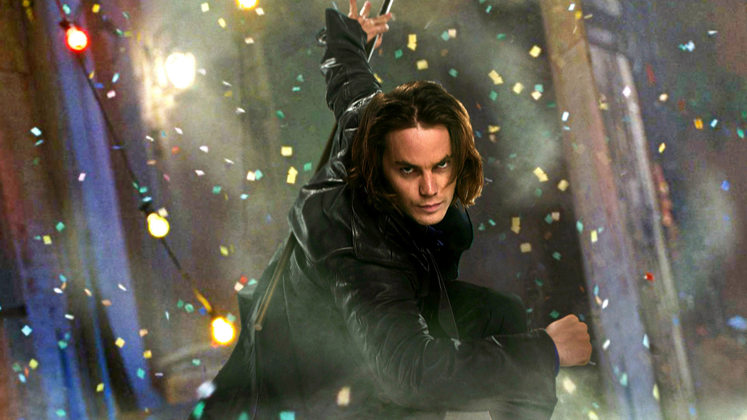 Обои Тейлор Китч, гамбит, Люди Икс Начало Росомаха, актер, дерево в разрешении 2560x1440