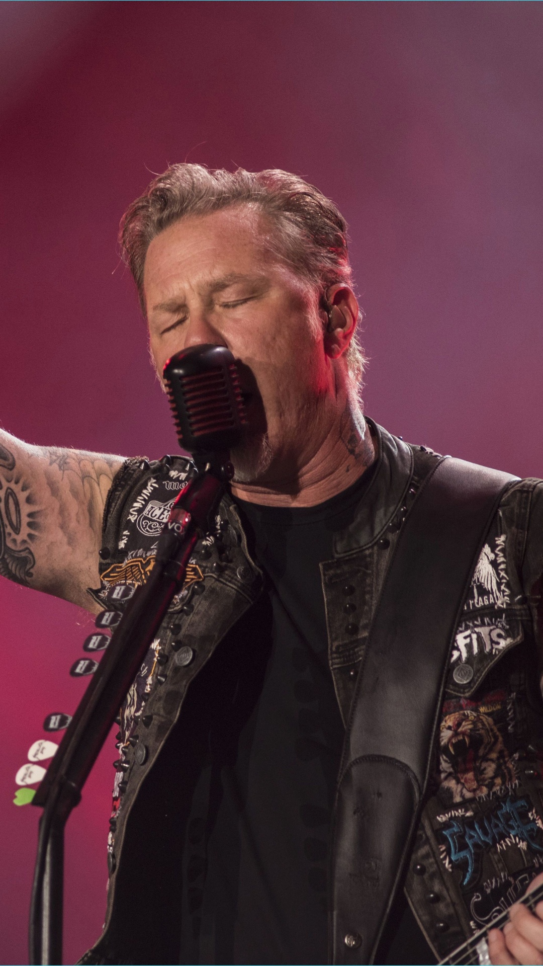 Обои музыкальный исполнитель, Metallica, музыкант, Представление, музыка в разрешении 1080x1920