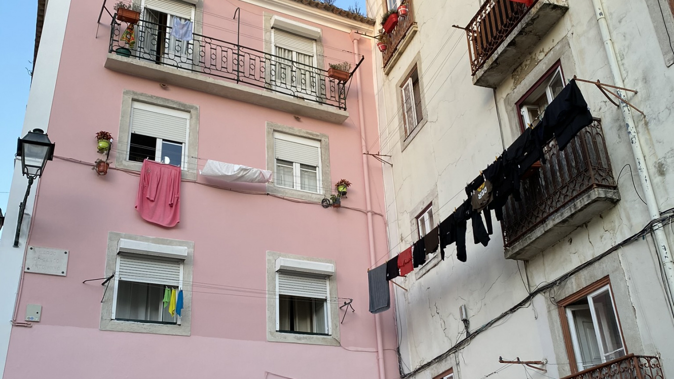 Обои Хаус, соседство, свойство, городок, фасад в разрешении 1366x768