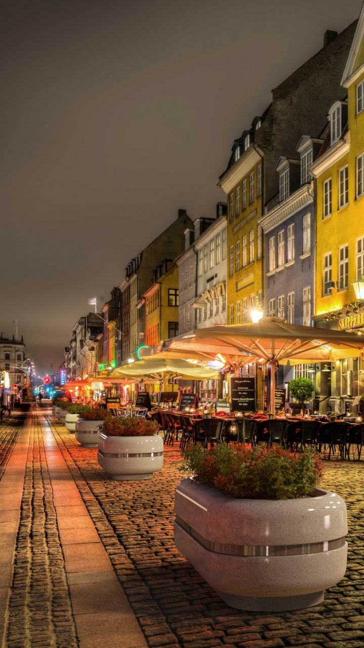 Обои Стокгольм, ночь, городок, город, улица в разрешении 720x1280