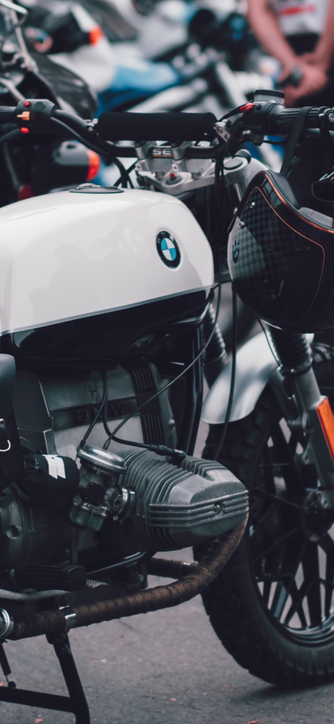 Обои мотоцикл, велосипед, авто, автомобильные запчасти, мотоспорт в разрешении 1125x2436