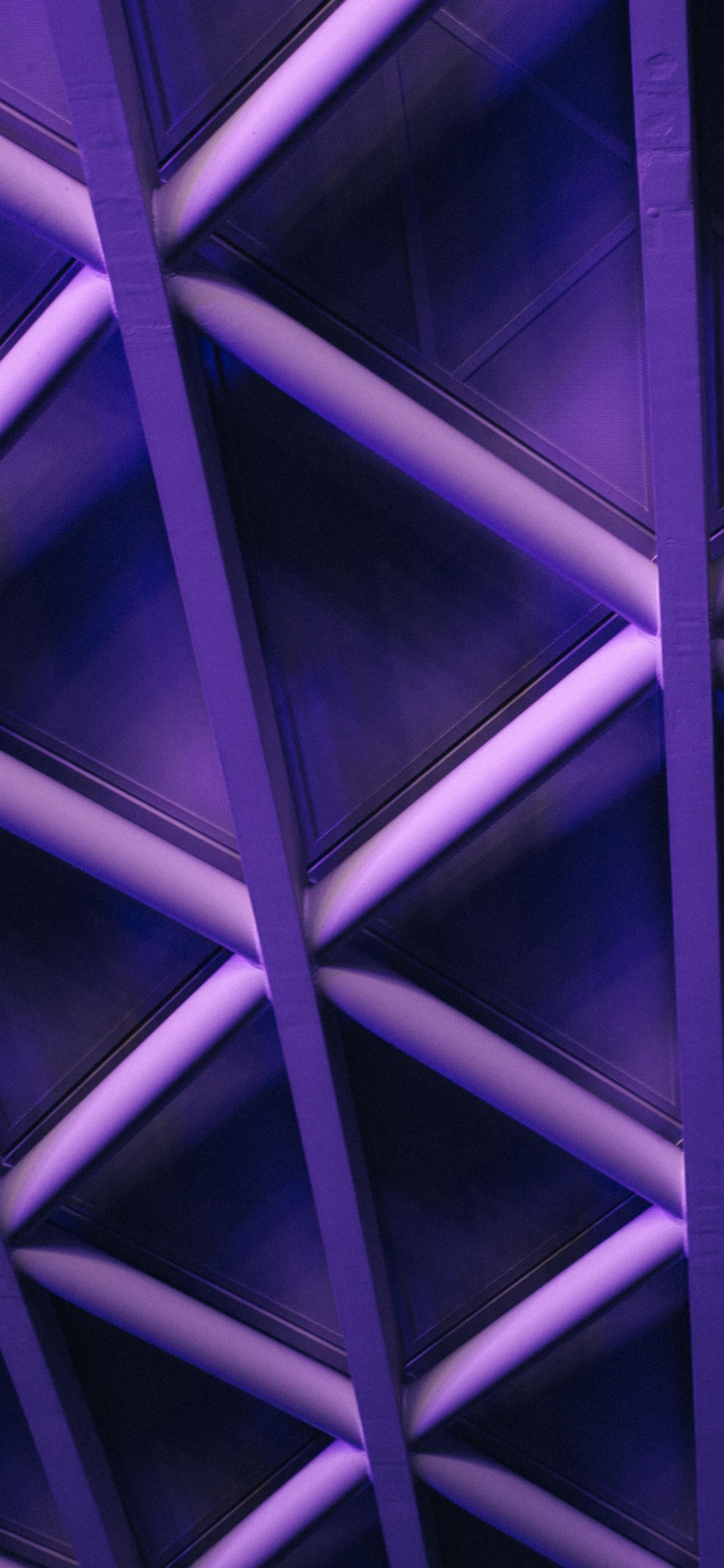 Обои Фиолетовый, пурпур, свет, узор, симметрия в разрешении 1125x2436