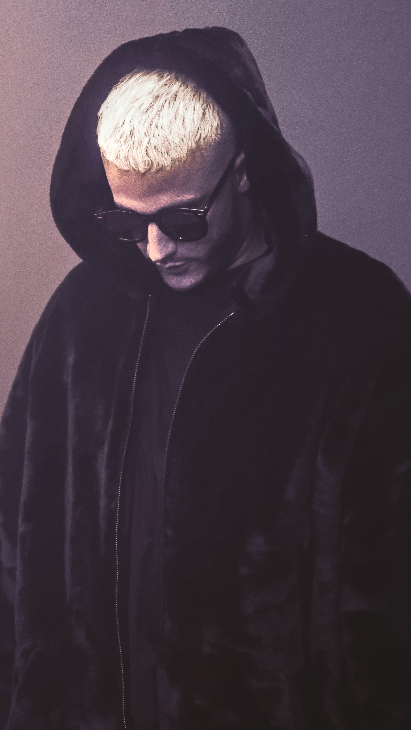 Обои Таки Таки, бис, песня, 4 жизни, верхняя одежда в разрешении 1440x2560