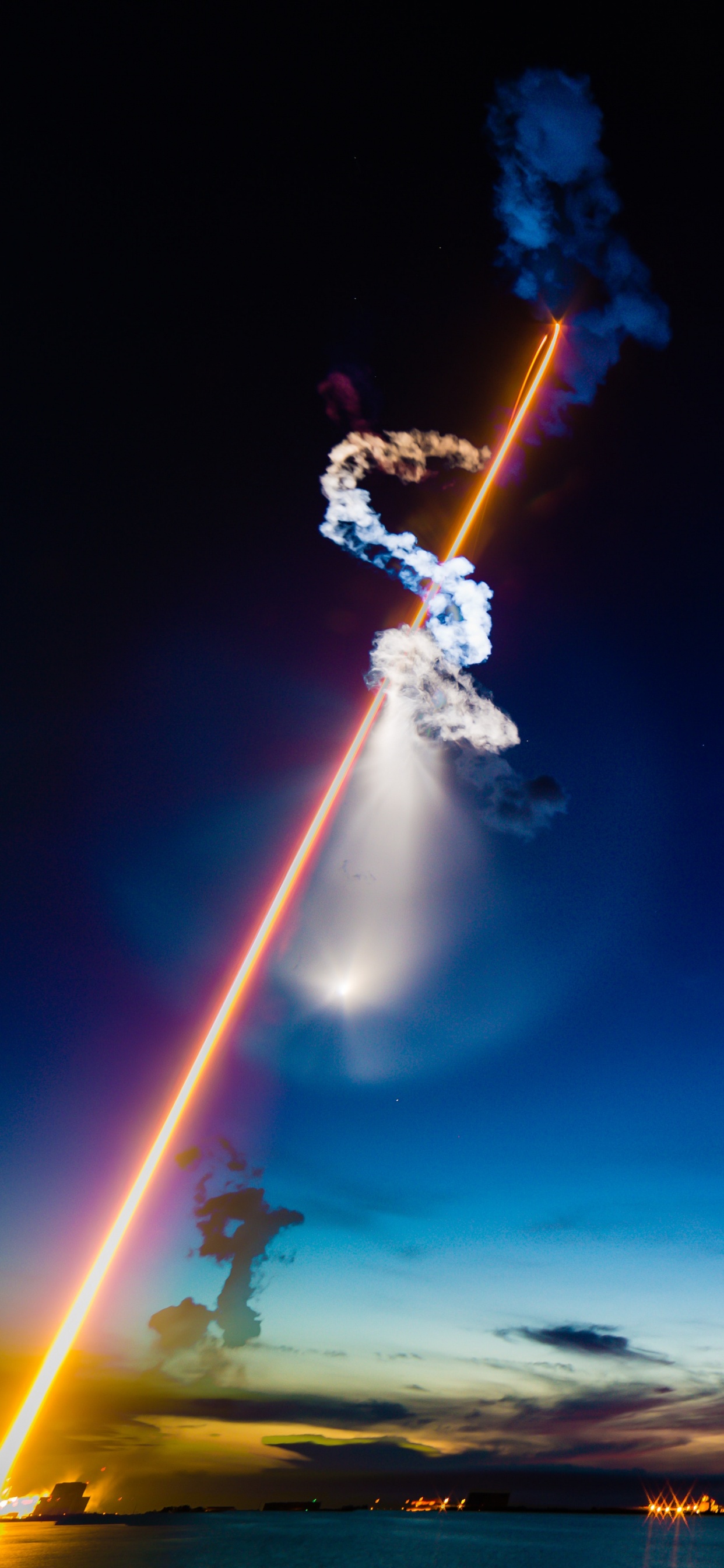 Обои ракета, SpaceX, запуск ракеты, свет, атмосфера в разрешении 1242x2688