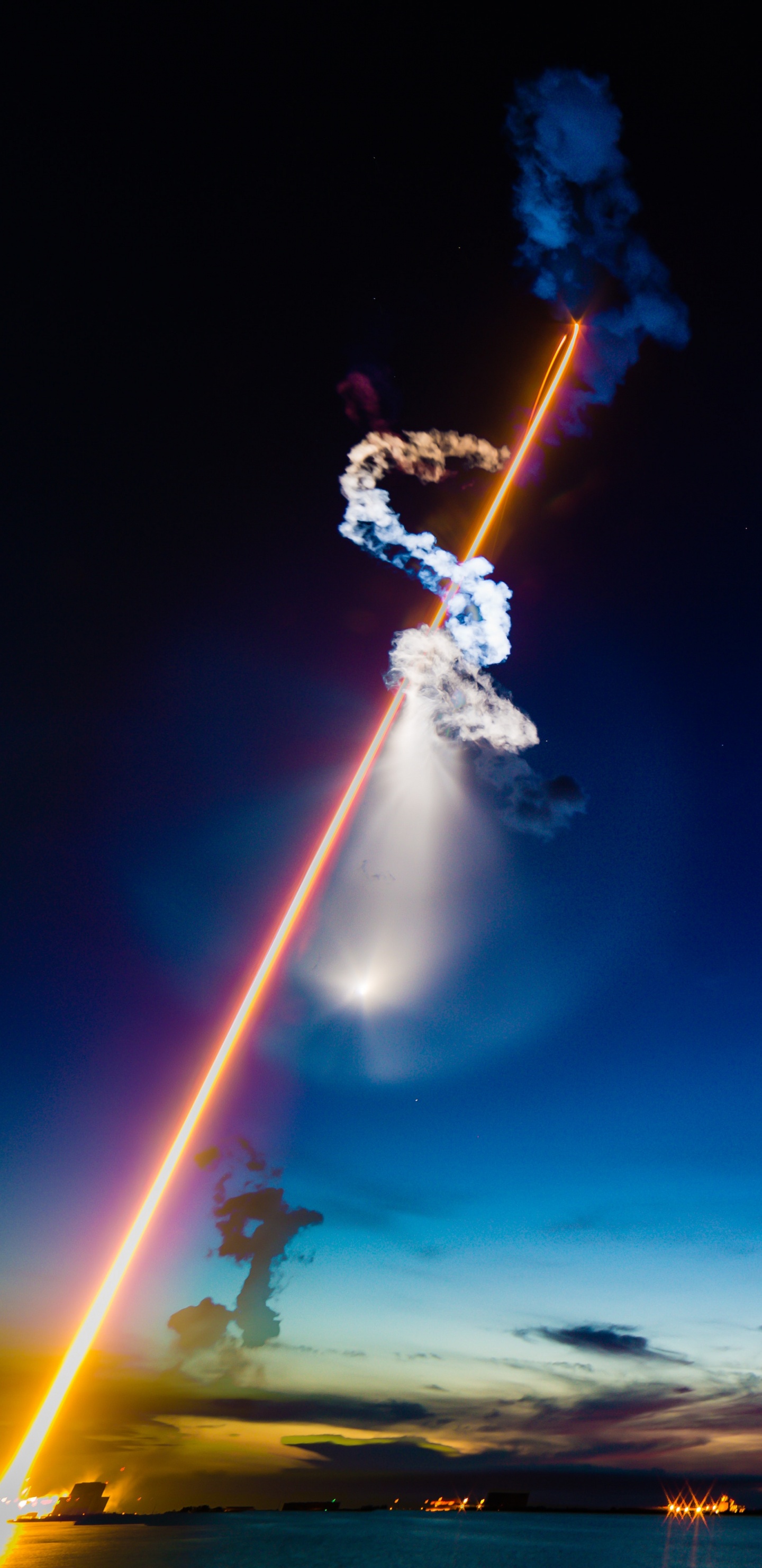 Обои ракета, SpaceX, запуск ракеты, свет, атмосфера в разрешении 1440x2960