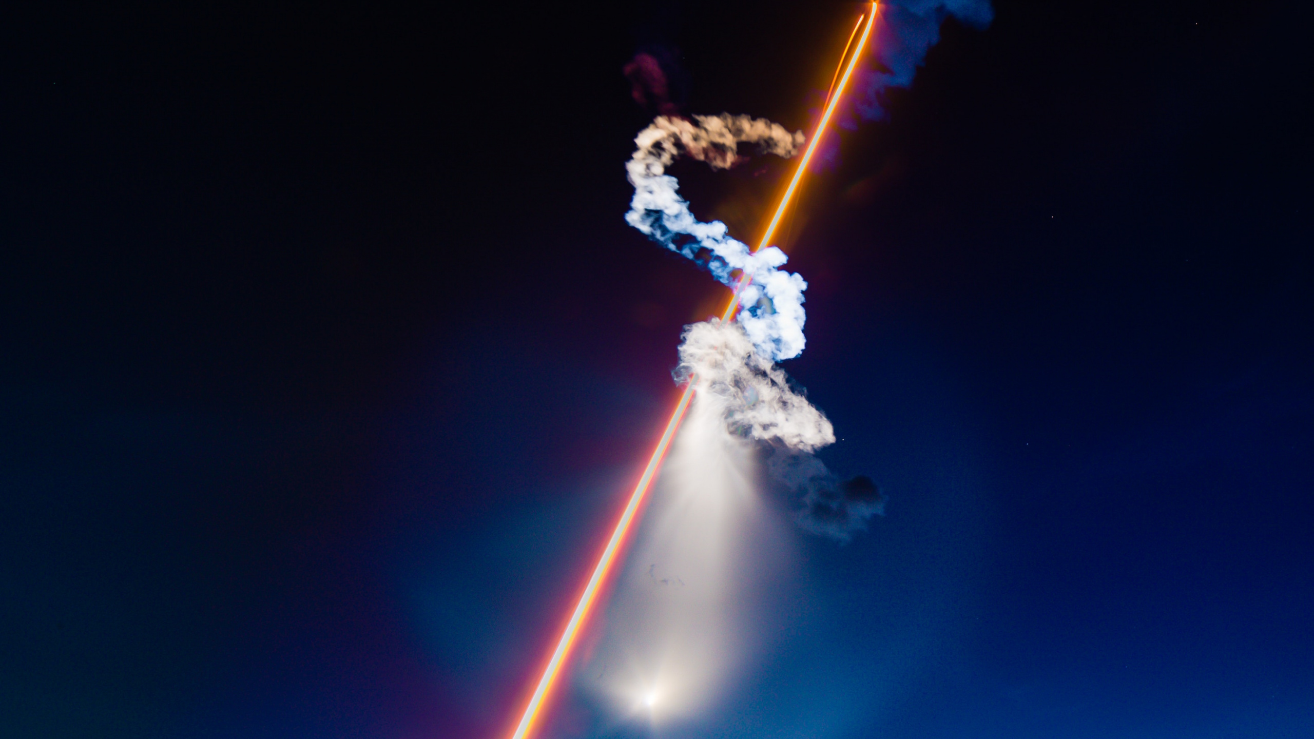 Обои ракета, SpaceX, запуск ракеты, свет, атмосфера в разрешении 2560x1440