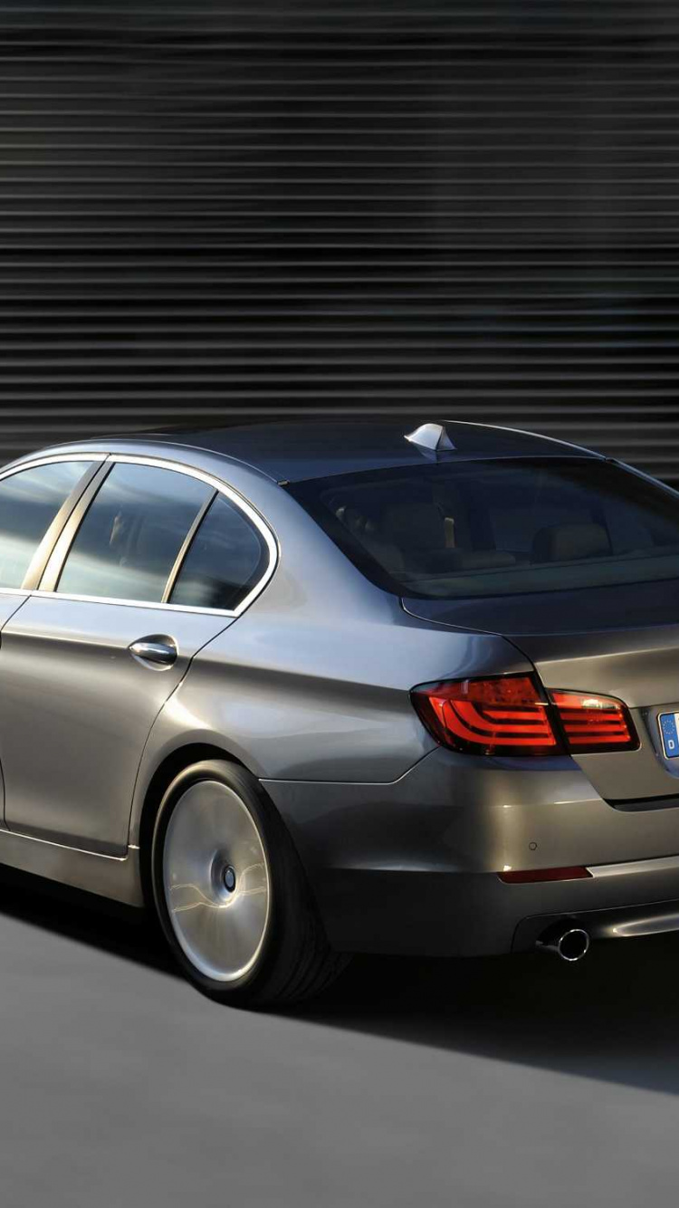 Обои BMW 5 серии 2011, bmw, авто, 2011 БМВ 5 серии седан, BMW 5 серии Ф10 в разрешении 750x1334