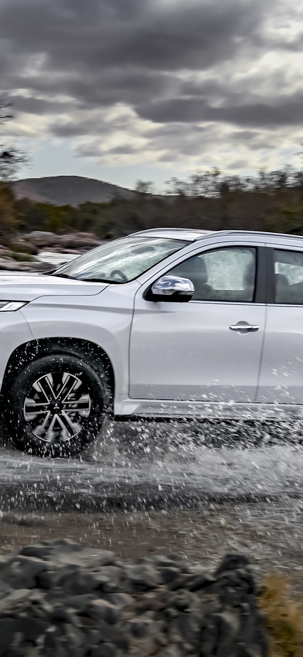 Обои Мицубиси Моторс, легковые автомобили, mitsubishi pajero спорт, mitsubishi pajero sport превзойти, mitsubishi в разрешении 1242x2688