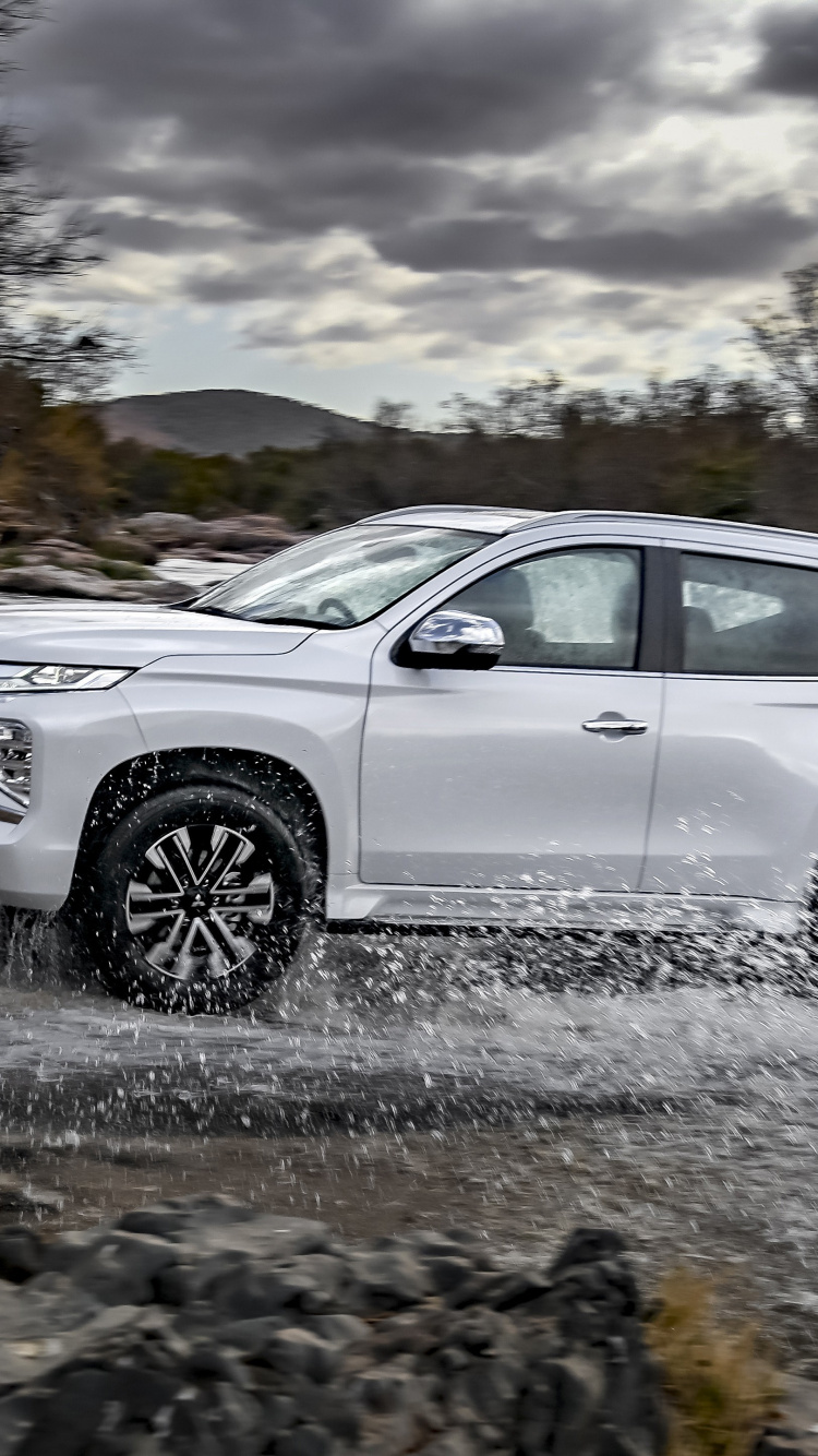 Обои Мицубиси Моторс, легковые автомобили, mitsubishi pajero спорт, mitsubishi pajero sport превзойти, mitsubishi в разрешении 750x1334