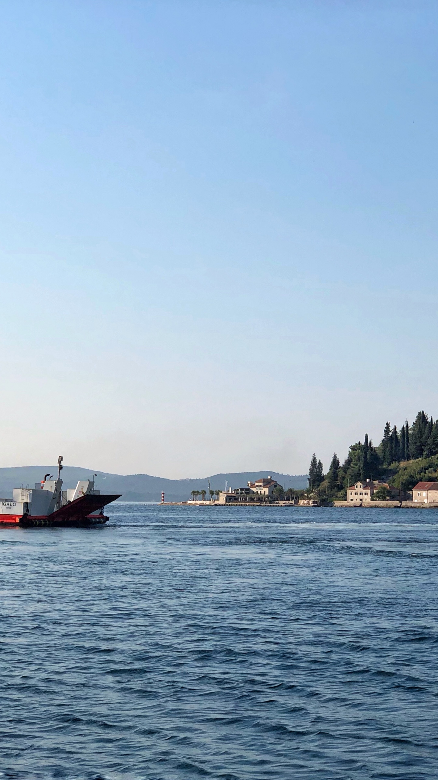 Обои перевозка воды, паром, рыболовное судно, лодка, море в разрешении 1440x2560