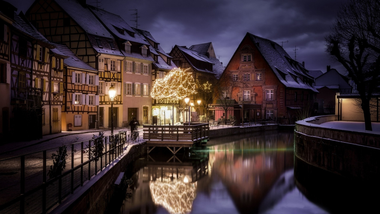 Обои ночь, город, вода, водный путь, отражение в разрешении 1280x720