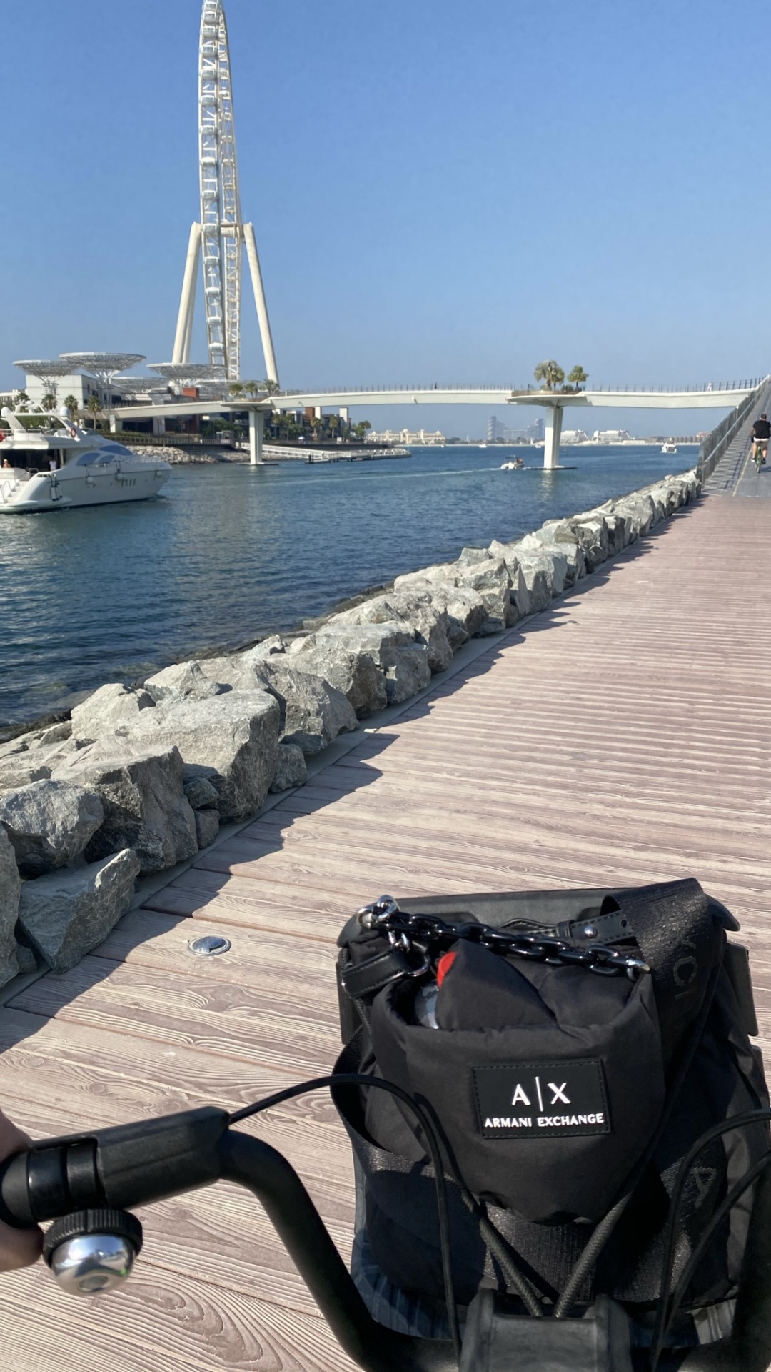 Обои вода, велосипед аксессуар, мешок, вышка, Багаж и сумки в разрешении 1080x1920