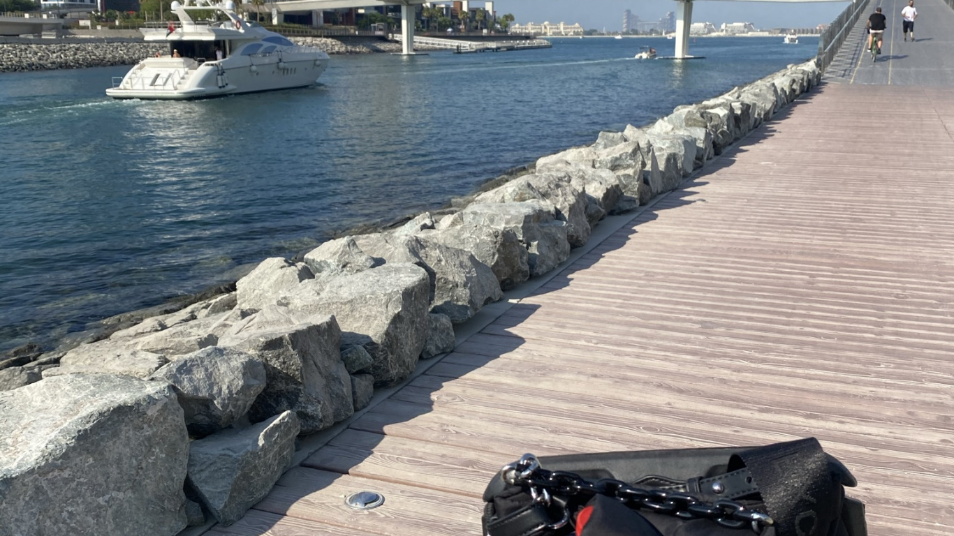 Обои вода, велосипед аксессуар, мешок, вышка, Багаж и сумки в разрешении 1366x768