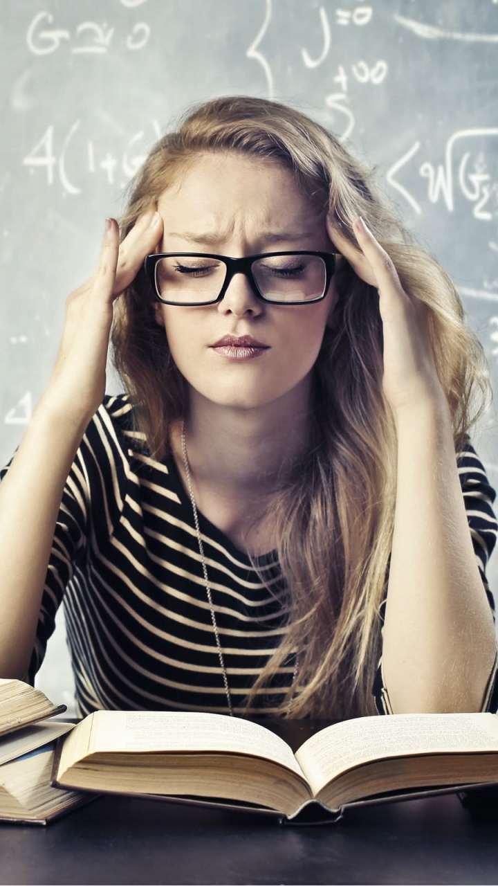 Обои студент, образование, обучение, чтение, учитель в разрешении 720x1280