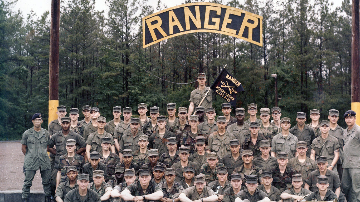 Обои солдат, пехота, военная полиция, армия Соединенных Штатов, военнослужащие в разрешении 1366x768