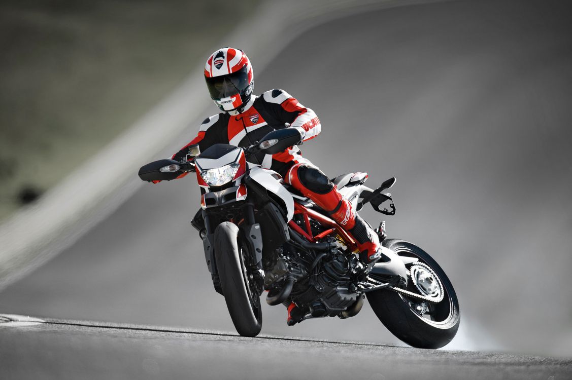 Обои Ducati Hypermotard, ducati, мотоцикл, супермото, автоспорт в разрешении 2014x1340