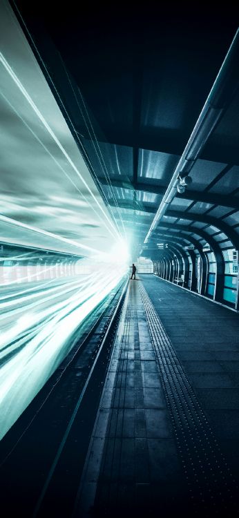 Обои поезд, электричество, линия, параллель, полутона и оттенки в разрешении 1125x2436