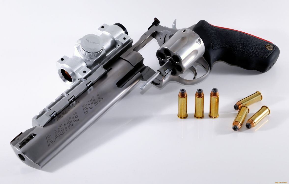 Обои орудие, револьвер, боеприпасы, триггер, ручное огнестрельное оружие в разрешении 3062x1950