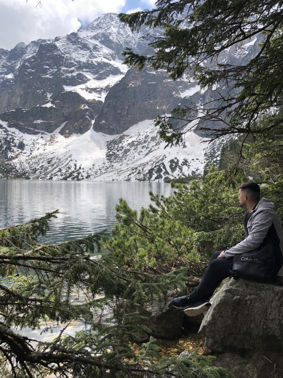 Обои морской глаз, горный рельеф, горный хребет, нагорье, гора в разрешении 1536x2048