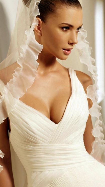 Обои платье, песня, свадебные песни славян, vyacheslav malezhik, студия звукозаписи в разрешении 1080x1920