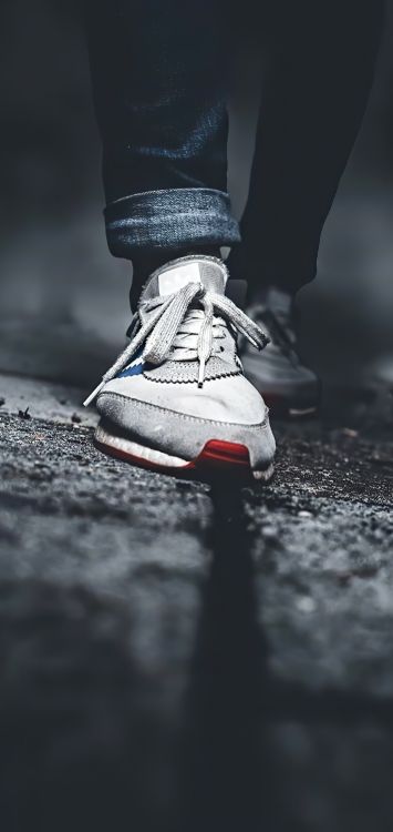 Обои вода, башмак, математика, геометрия, обувь в разрешении 1421x3000