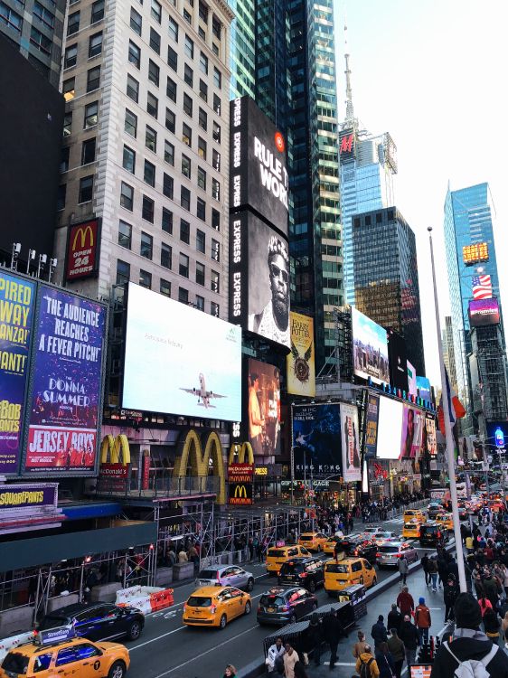 Обои населенный пункт, метрополия, трафик, пешеход, городской район в разрешении 3024x4032