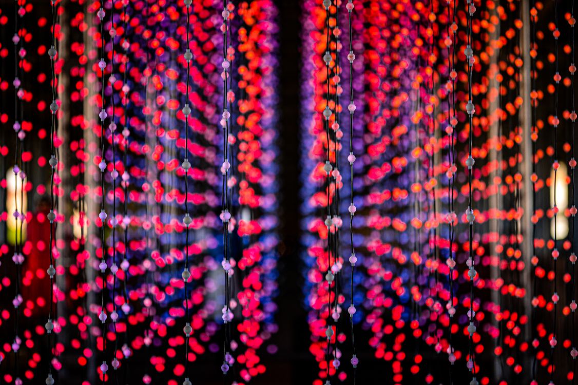 Обои свет, узор, пурпурный цвет, симметрия, боке в разрешении 6048x4025