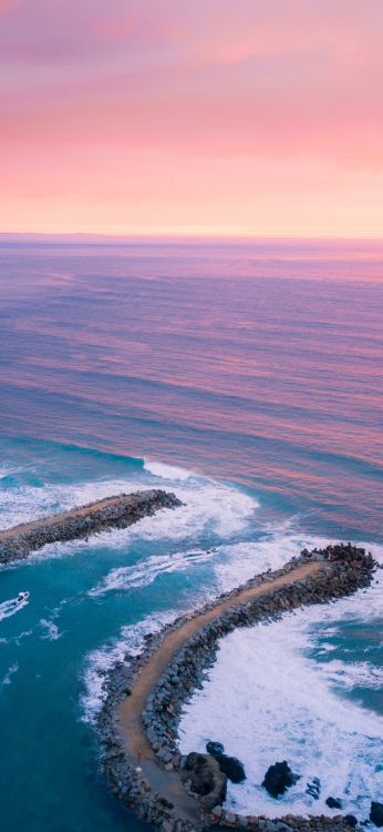 Обои смартфон, телефон, вода, облако, гидроресурсы в разрешении 1080x2340