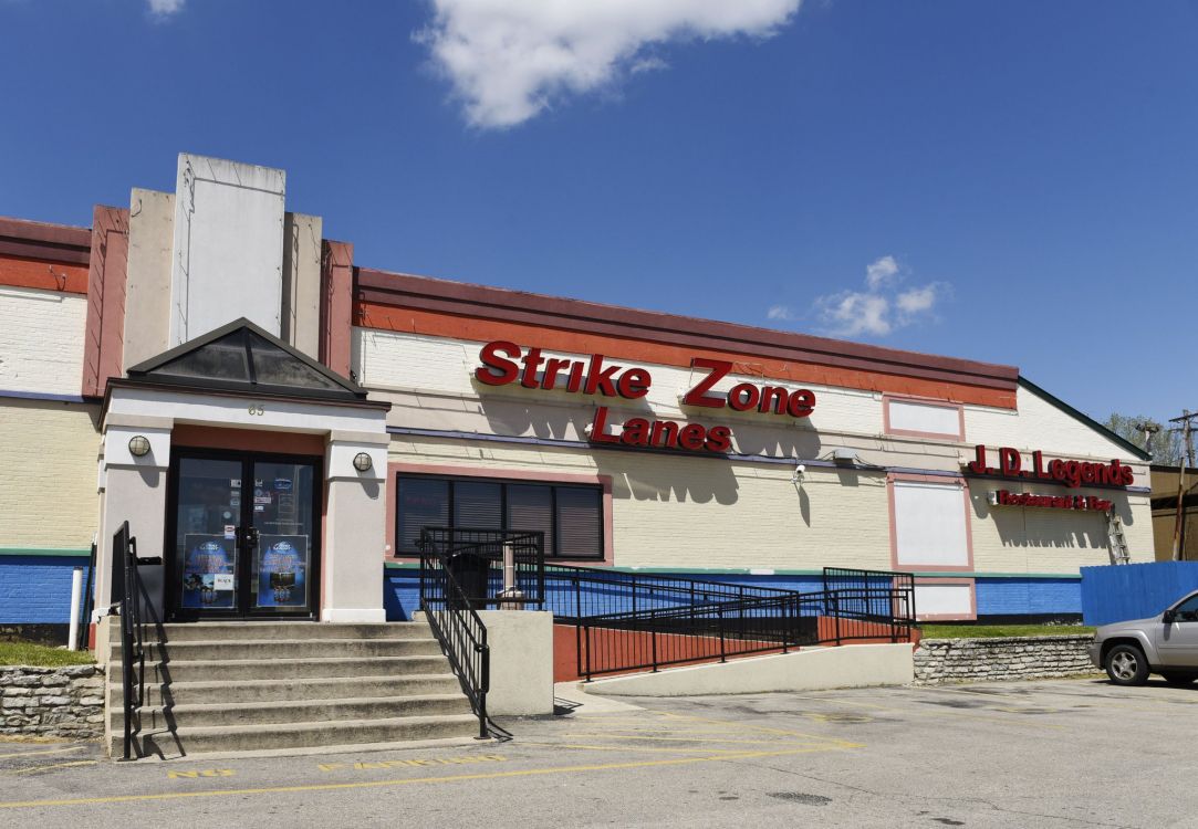 Обои фасад, здание, свойство, недвижимость, Выставочный центр evenementenhal в разрешении 2048x1418