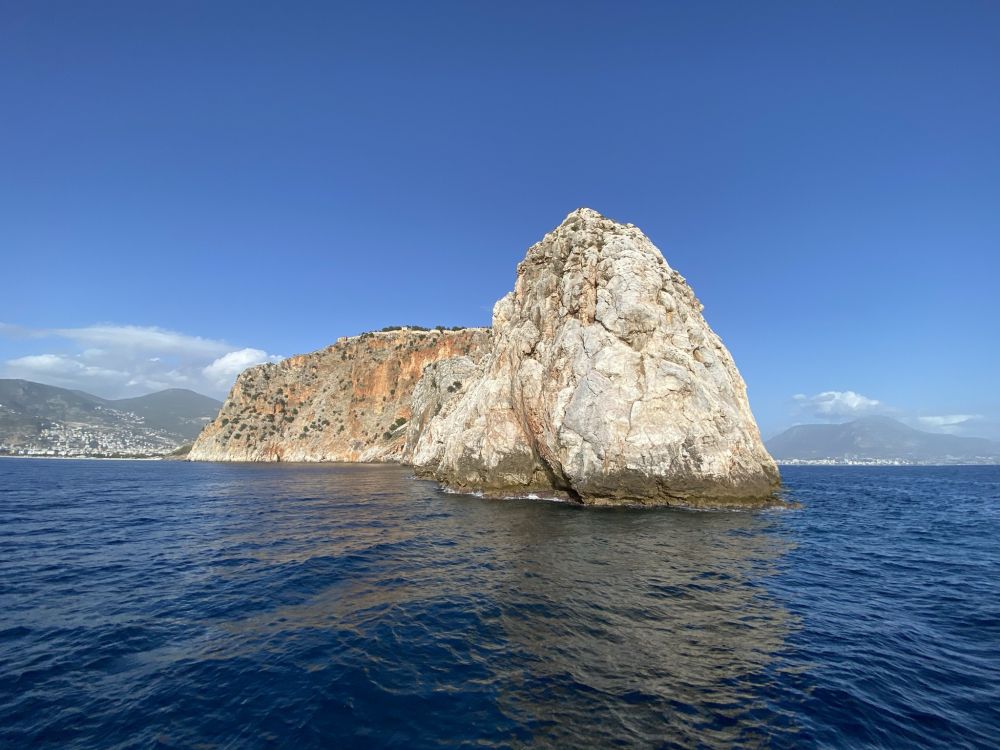 Обои море, вода, синий, природный ландшафт, облако в разрешении 2048x1536