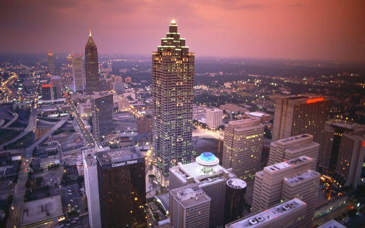 Обои город Грузии, город, городской пейзаж, метрополия, городской район в разрешении 2560x1600