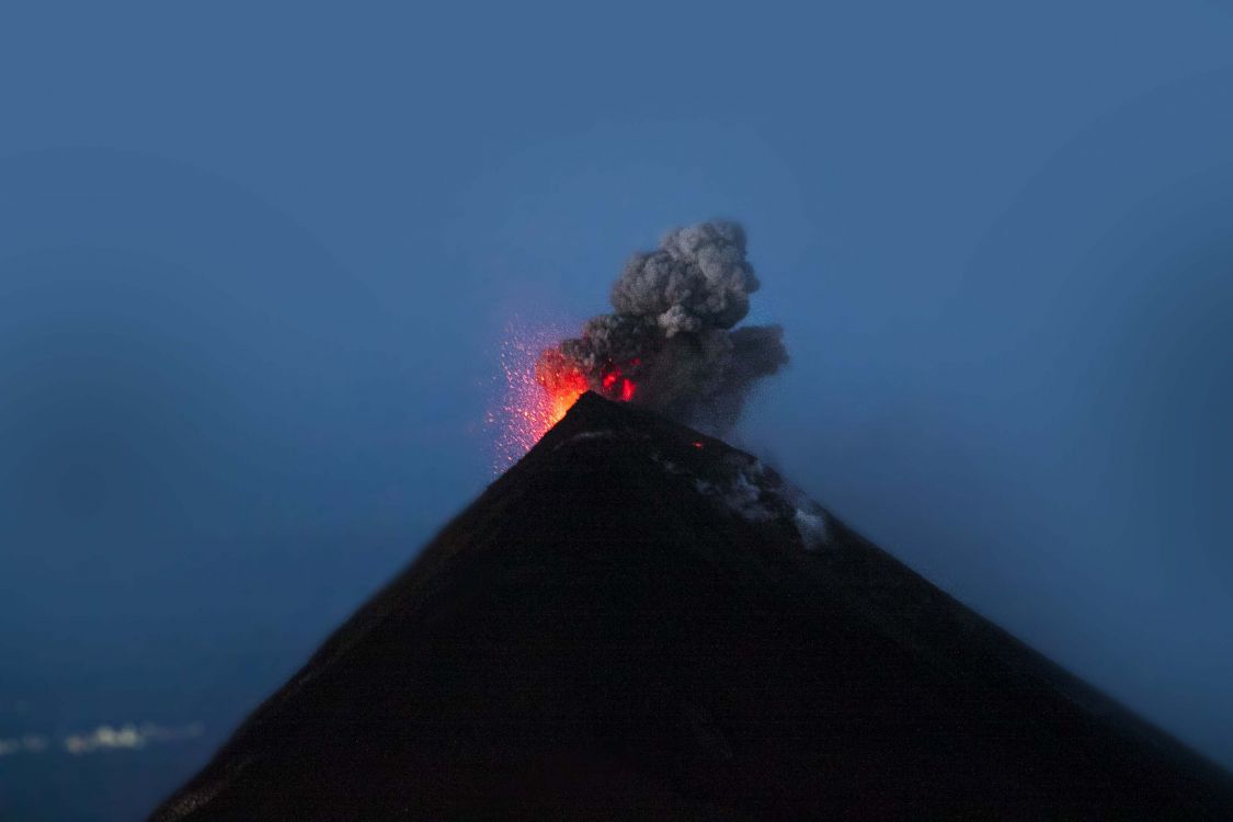 Обои типы вулканических извержений, подводные вулканы, вулкан, стратовулкан, лава в разрешении 3267x2178