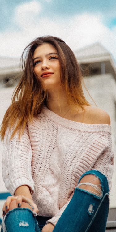 Обои красота, каштановые волосы, волосы, лицо, сустав в разрешении 1920x3840