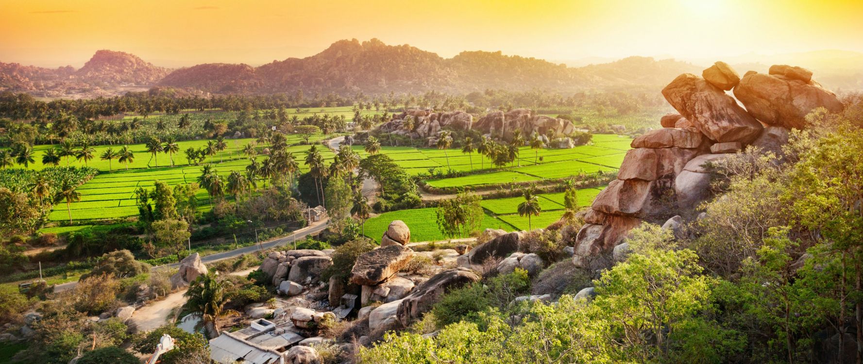 Обои горная станция, сельский район, гора, сенокосное угодье, горный рельеф в разрешении 3500x1477