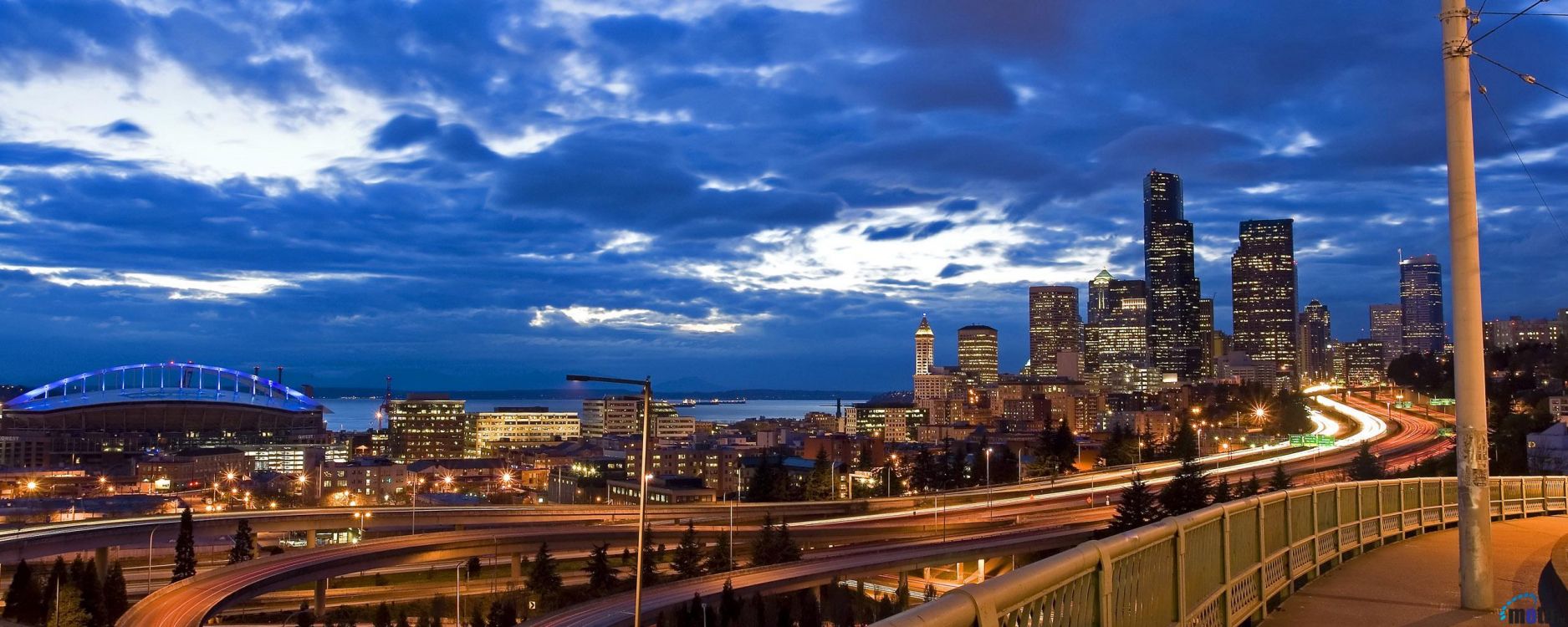 Обои городской пейзаж, город, городской район, линия горизонта, метрополия в разрешении 2560x1024