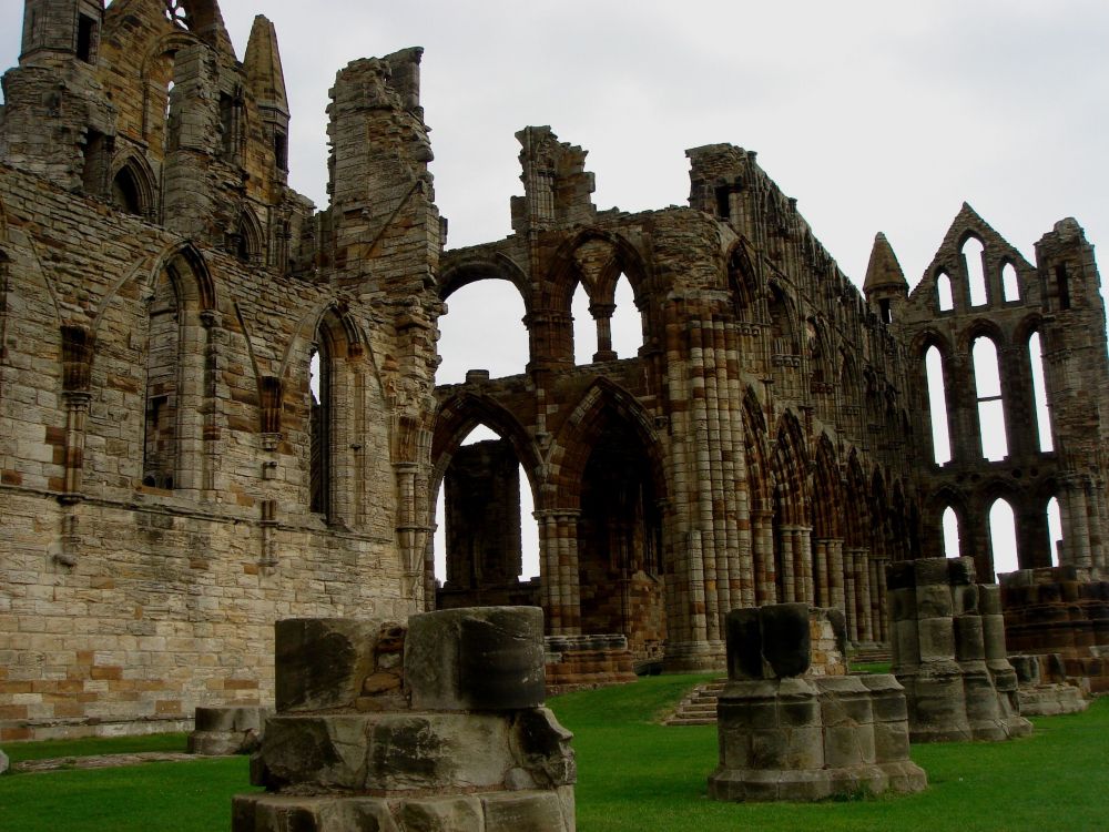 Обои аббатство Уитби, средневековая архитектура, развалины, аббатство, древняя история в разрешении 2816x2112