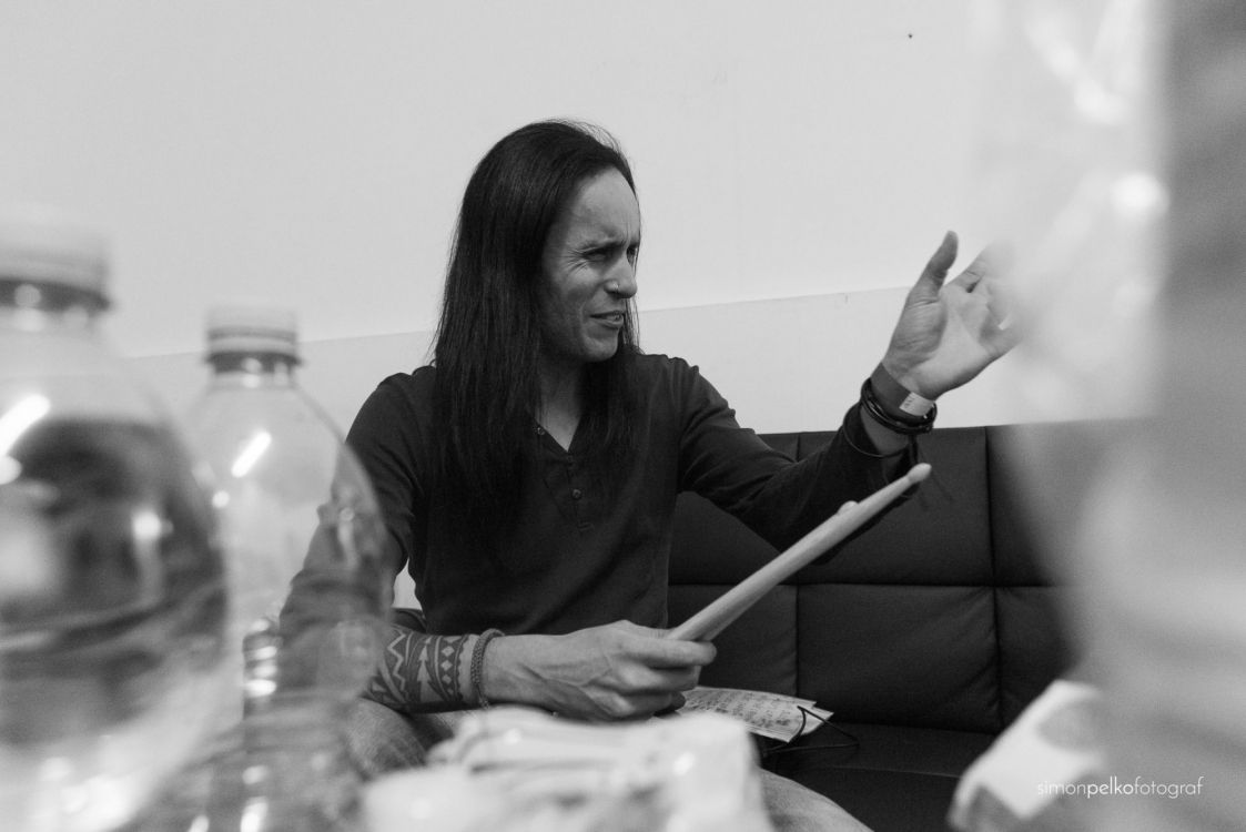 Обои женщина, черный и белый, белые, черный, девушка в разрешении 2000x1335