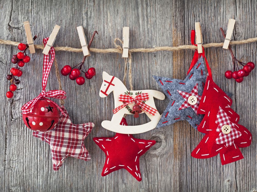 Обои Рождественские украшения, Рождественский день, праздник, рождественский орнамент, декор в разрешении 2560x1920