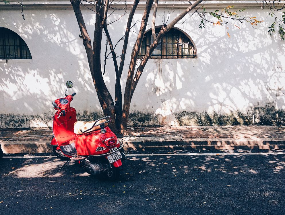 Обои Скутер, мопед, мотоцикл, Веспа, красный цвет в разрешении 4006x3024